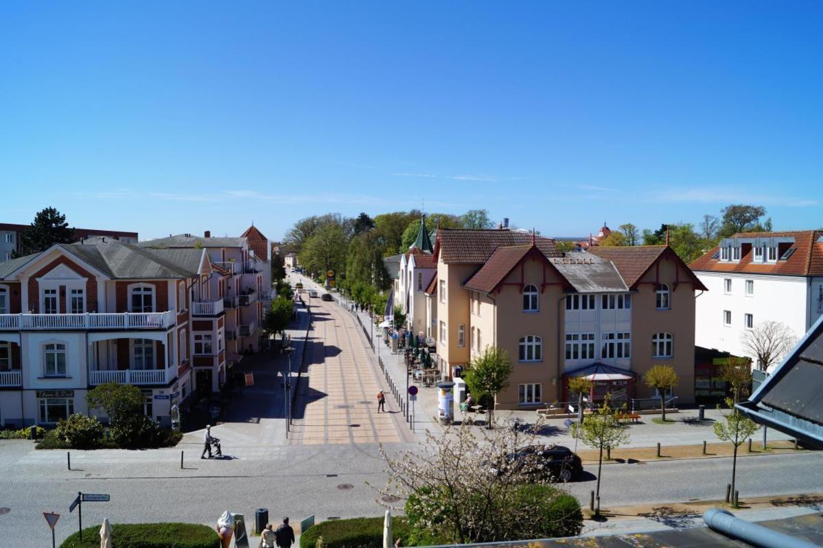 Maritim Eingerichtete Fewo Mit Balkon, 2 Fernsehern Villa Kuehlungsborn Exterior photo